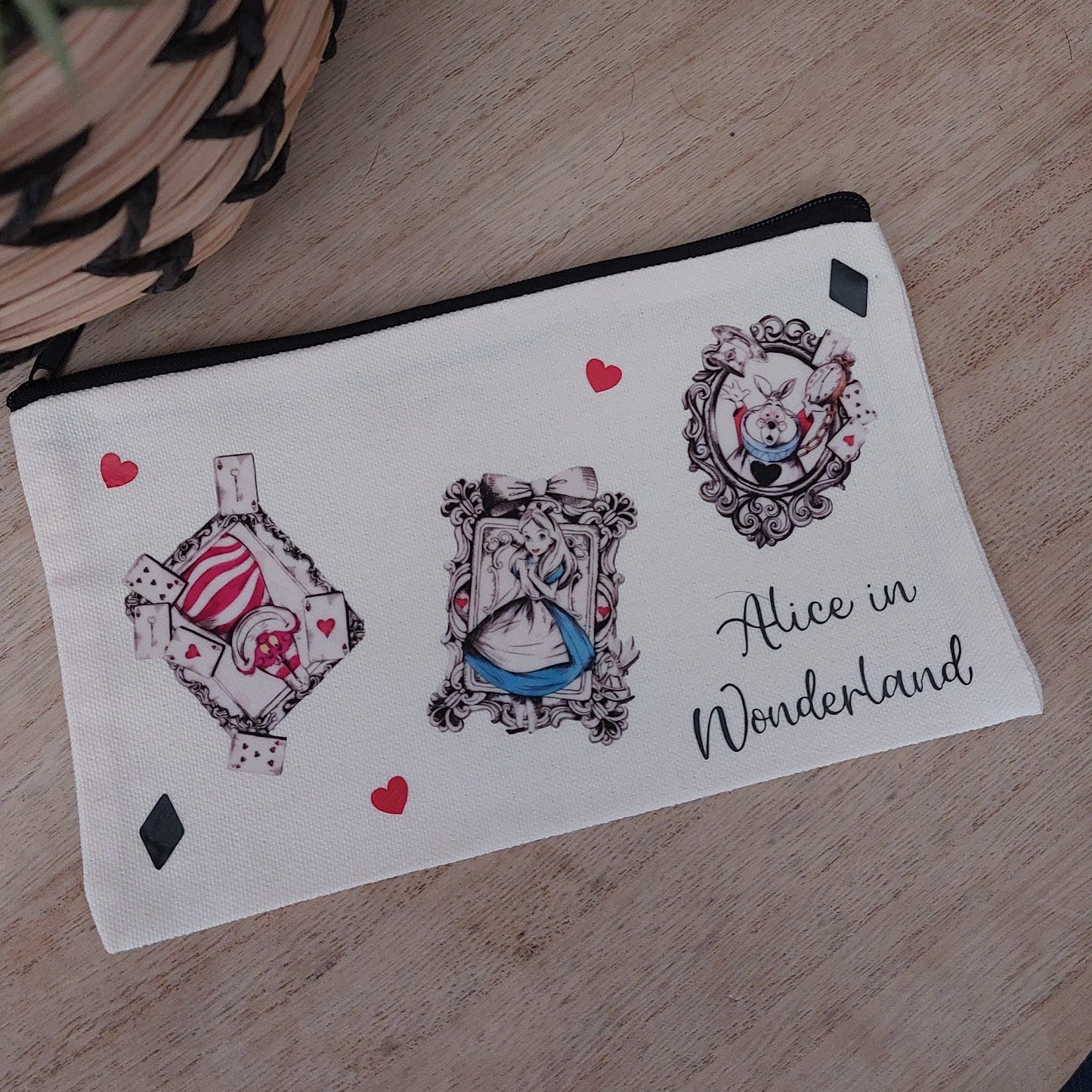 Trousse Fantasy Wonderland – Illustration Vintage – Pochette Zip