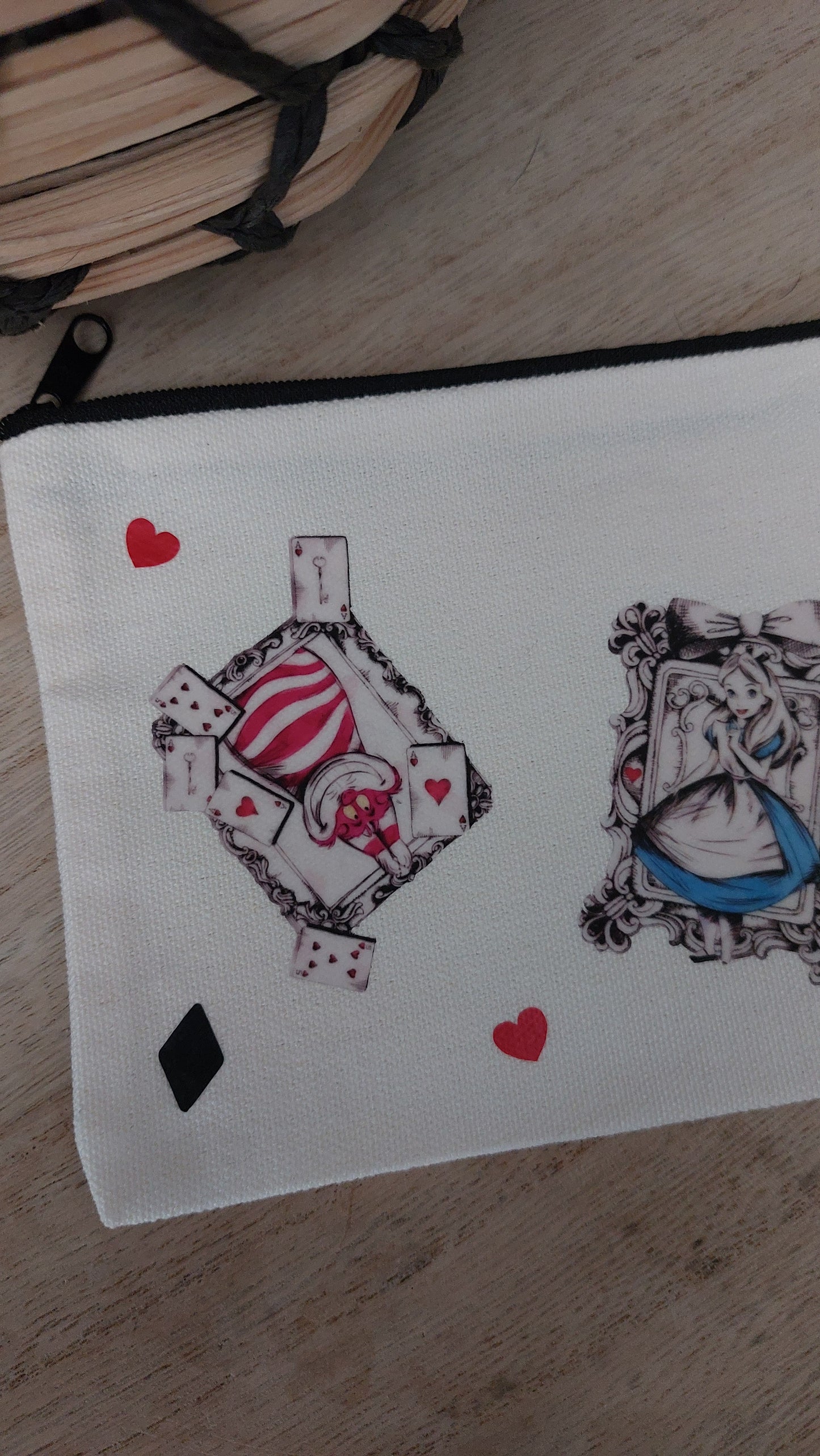 Trousse Fantasy Wonderland – Illustration Vintage – Pochette Zip