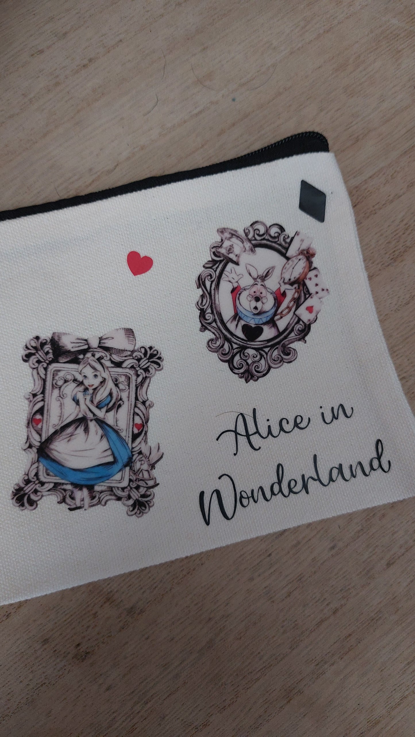 Trousse Fantasy Wonderland – Illustration Vintage – Pochette Zip